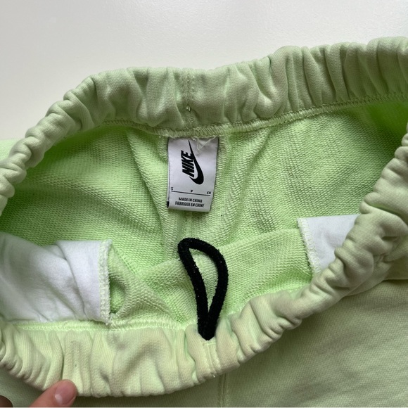 Nike shorts - Picture 3 of 3